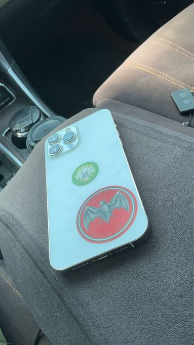 Продам Iphone 13pro max 512