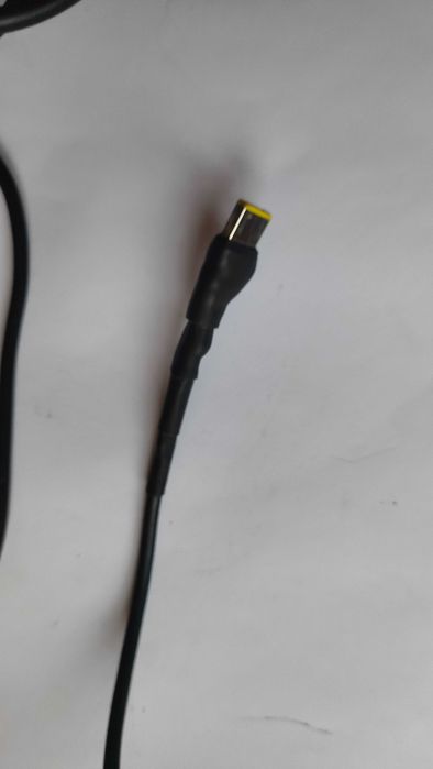 Зарядно за лаптоп lenovo 300w 20v/15amp