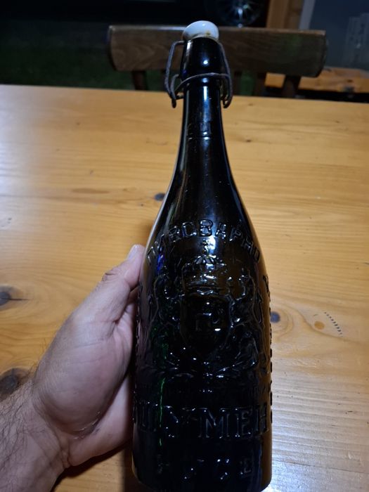 продавам бирена царска бутилка