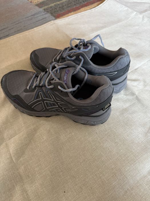Adidasi Salomon si Asics goretex