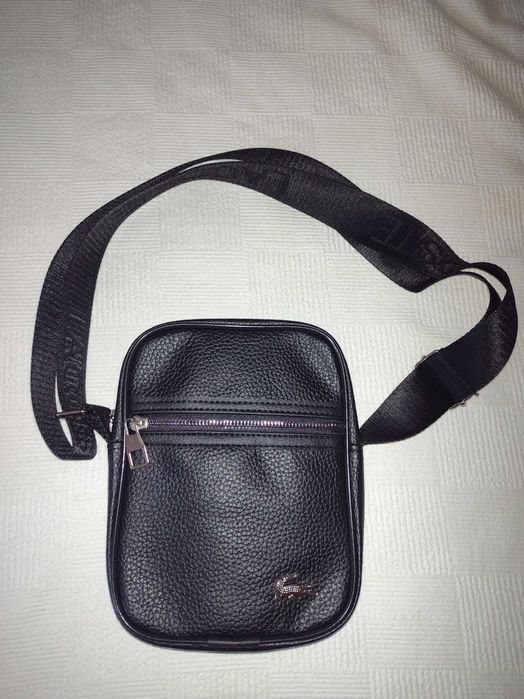 Borseta Louis Vuitton maro gri negru si Lacoste negru unisex