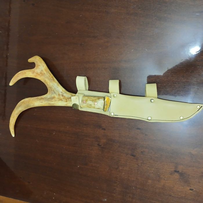 Нож с еленов рог