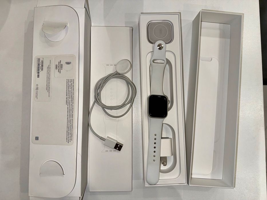 Часы Apple Watch 5