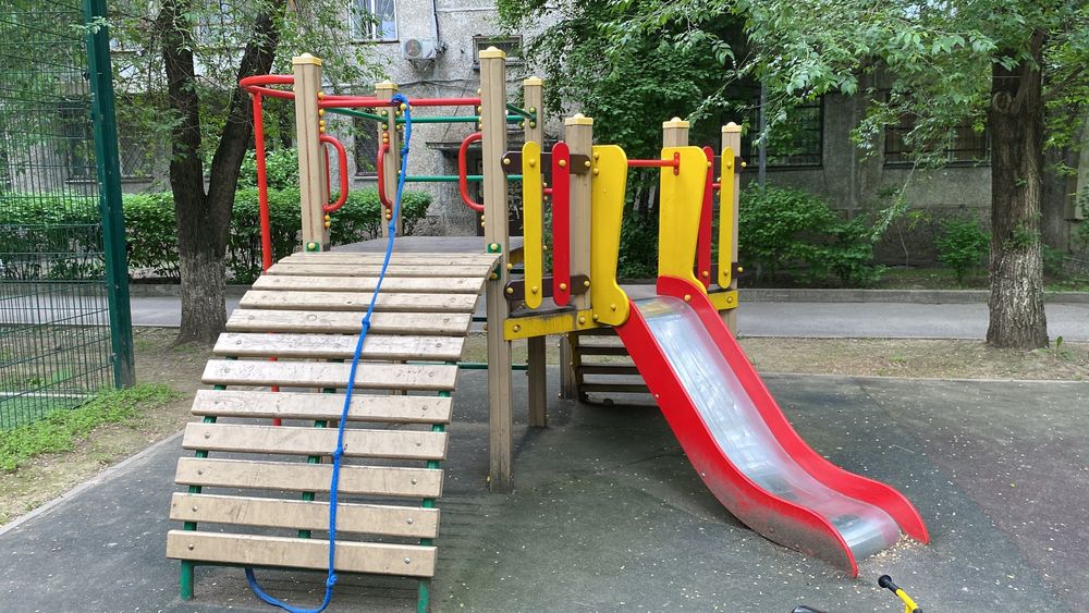 Продам детскую площадку в комплекте