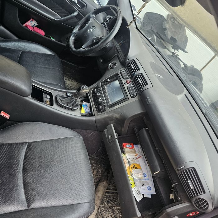 W203 мерцедес  C240  170k.s бензин.