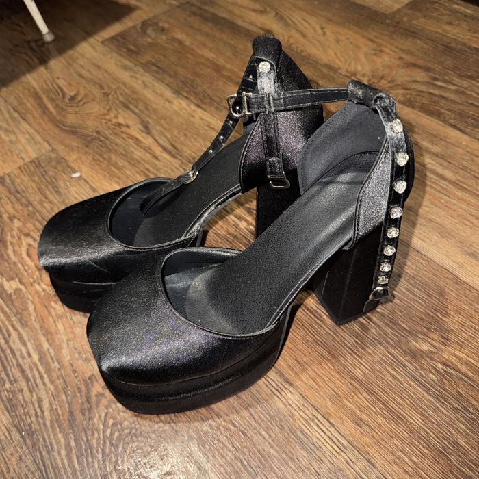 Туфли модные , новые