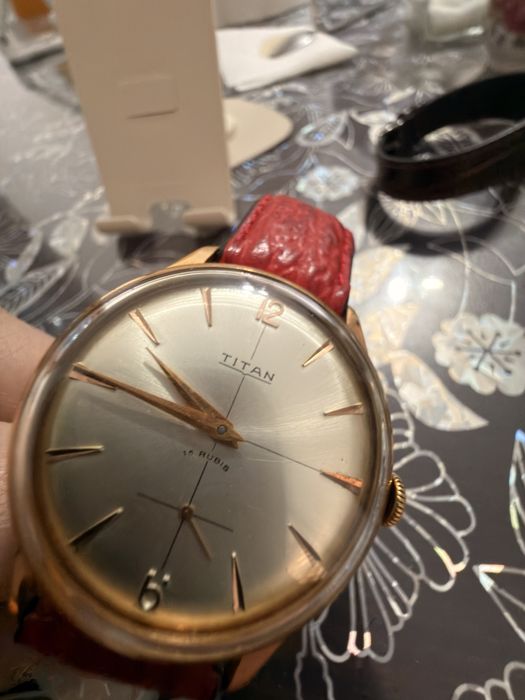 Ceas TITAN 18K placat – elegant, subțire, stare foarte bună