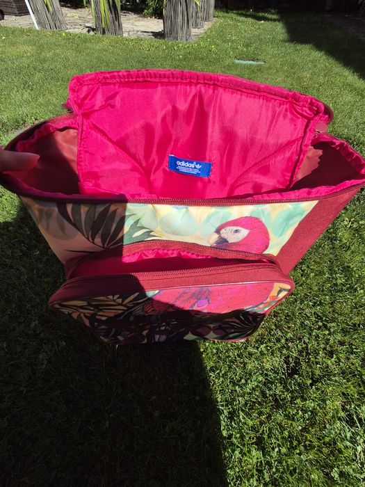 Ghiozdan Adidas usor si comod/ Roz