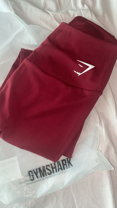 Оригинален gymshark клин ; не е пробван; чисто нов