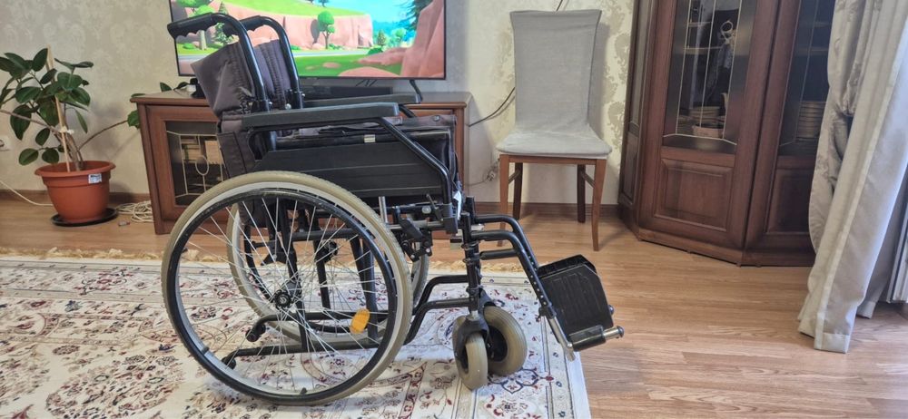 Срочно продам инвалидную коляску!