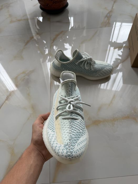 Adidasi Yezzy 350 V2