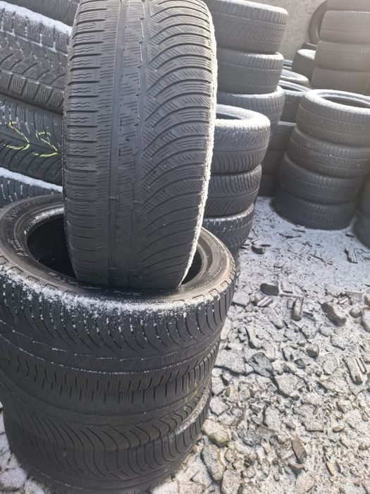 Vand set 4 anvelope 245 45 18 michelin de iarna