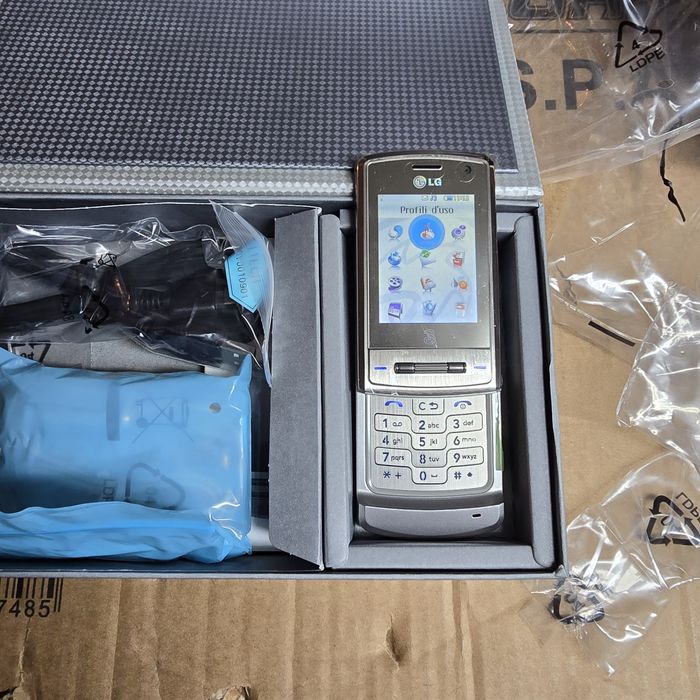 Vând LG Shine (KE970) – NOU, sigilat, în cutie originală