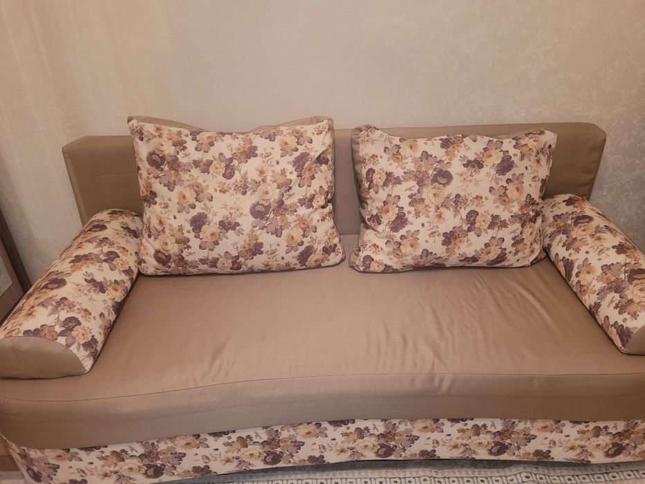 Продам два дивана 3 местные