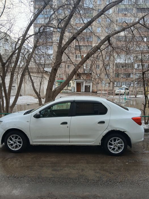 Автомобиль Рено логан
