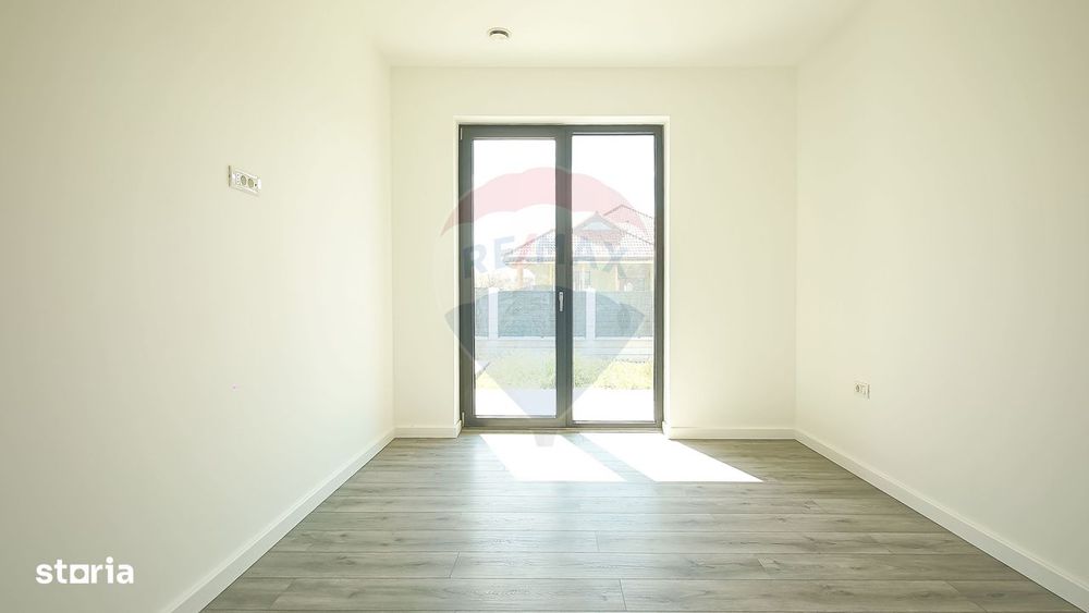 Casă cu 5 camere de vânzare, Hălchiu