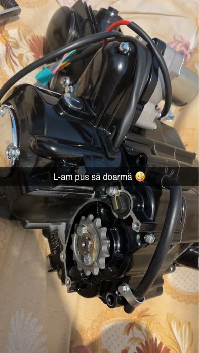 Vând motocicletă Cross 125, cadru mediu, în stare foarte bună