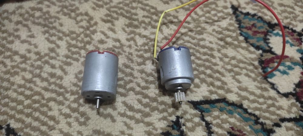 Моторчик от игрушек