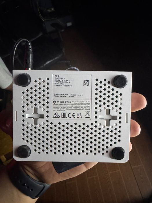MikroTik hEX RB750Gr3 белый