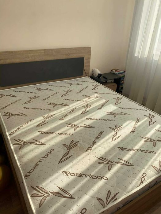 Продавам спалня 160/200 см с матрак - отлично състояние