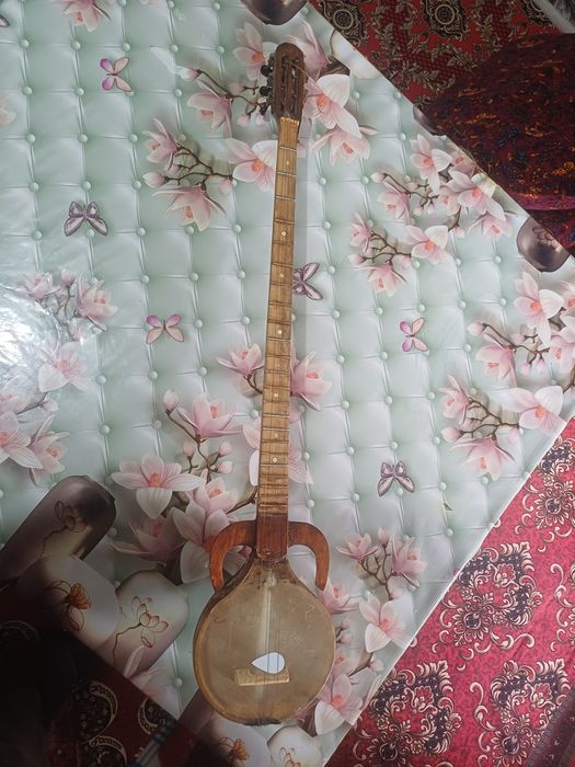 Рубоб сози яхши ,овози,зур,