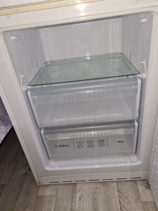 Продам большой вместительный холодильник