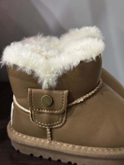 Продам детские зимние угги