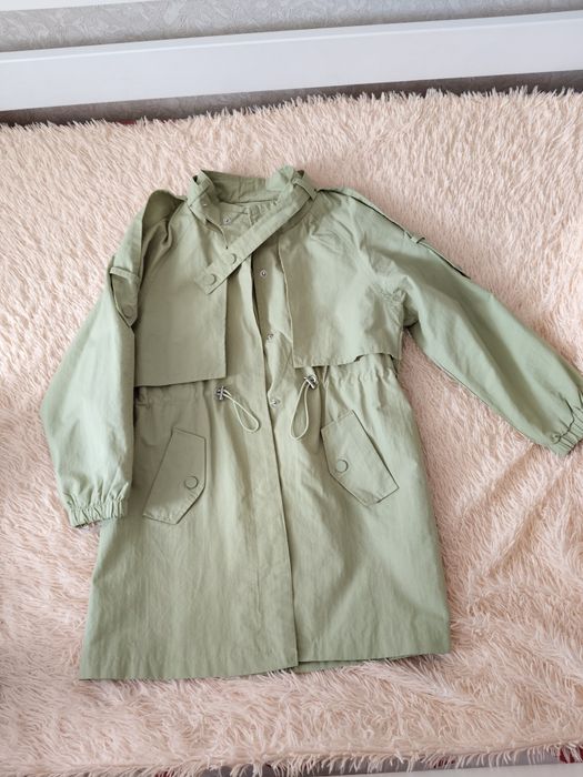 Плащ и курточка.