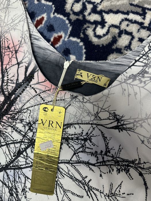 новое платье с бирками