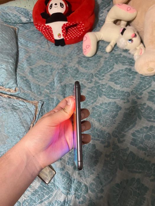 Айфон 11 64гб в хорошем состояний