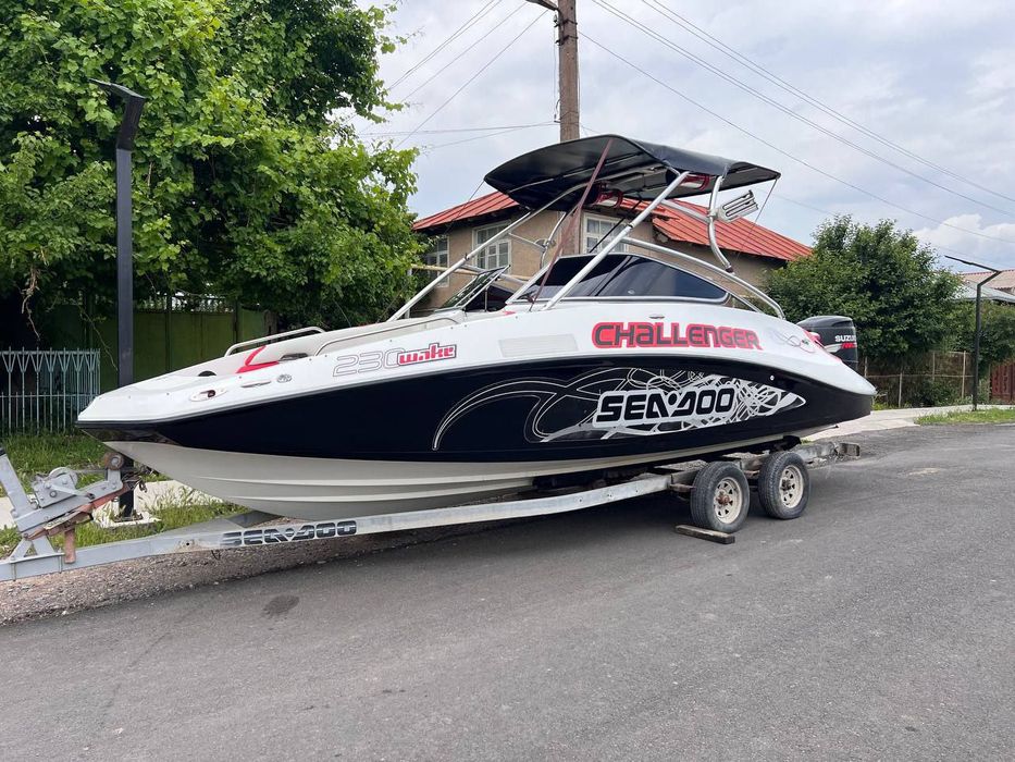 Прогулочный катера с подвесными моторами