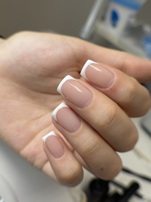 Маникюр и педикюр