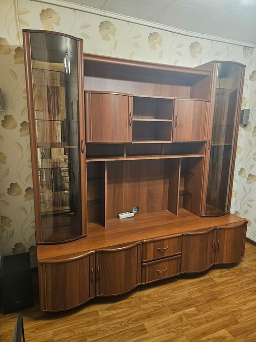Продам Шкаф-Горка, состояние б/у