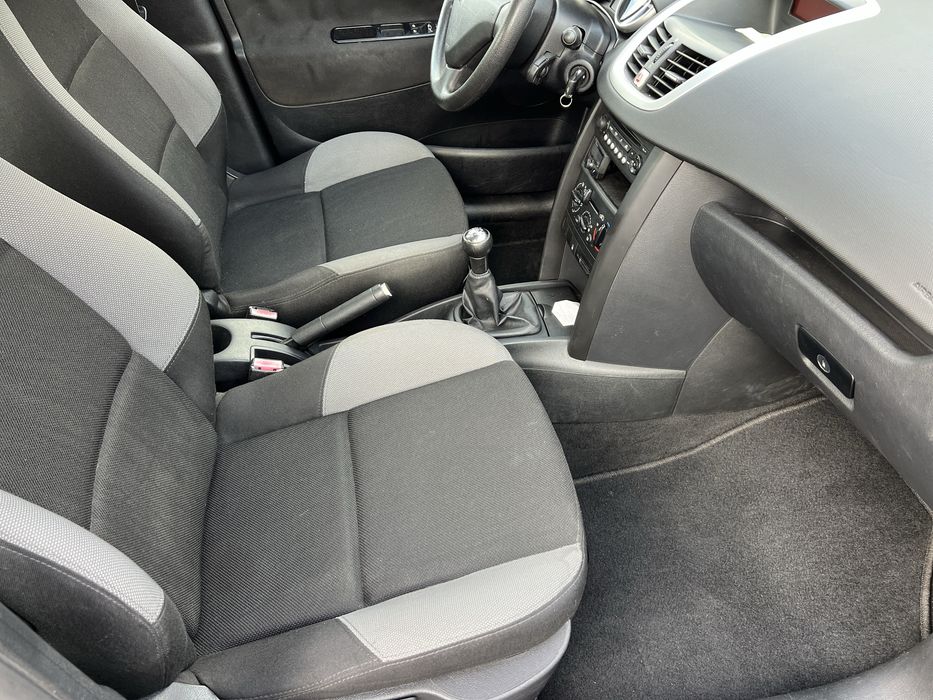 Peugeot 207, 1.4 benzina, hatchback