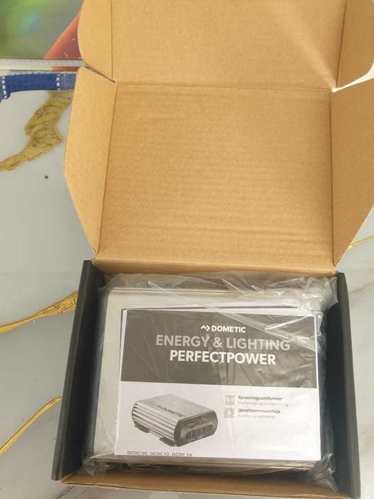 Dometic PerfectCharge DC-DC 24v - 12v Convertor