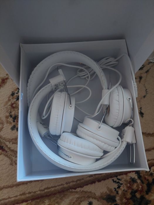 Vand boxe pentru calculator