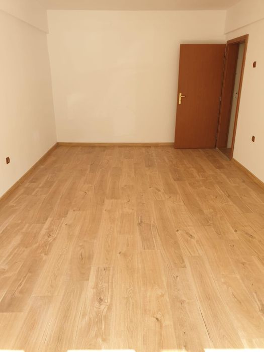 Inchiriez spatii comerciale in zona centru vizavi de itm