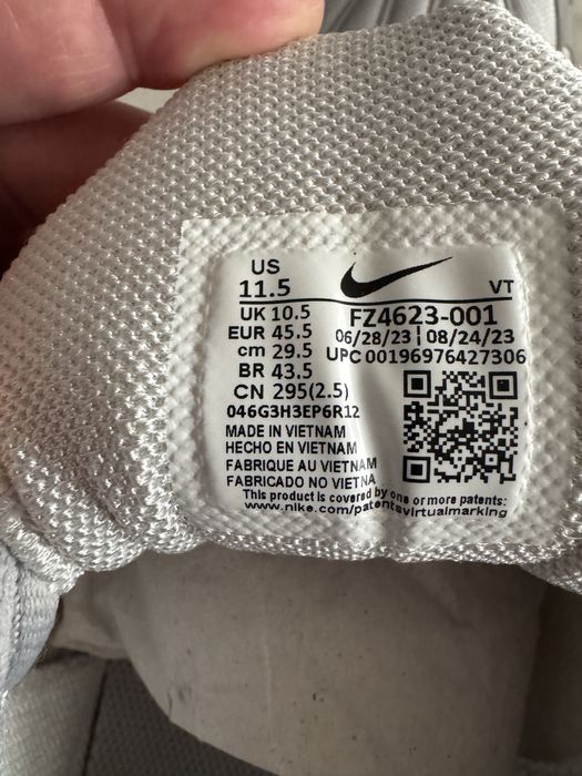 Оригинални мъжки маратонки . Размер 45.5 . Цена 65 э .