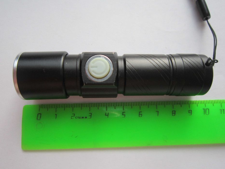 Продам перезаряжаемый фонарик.