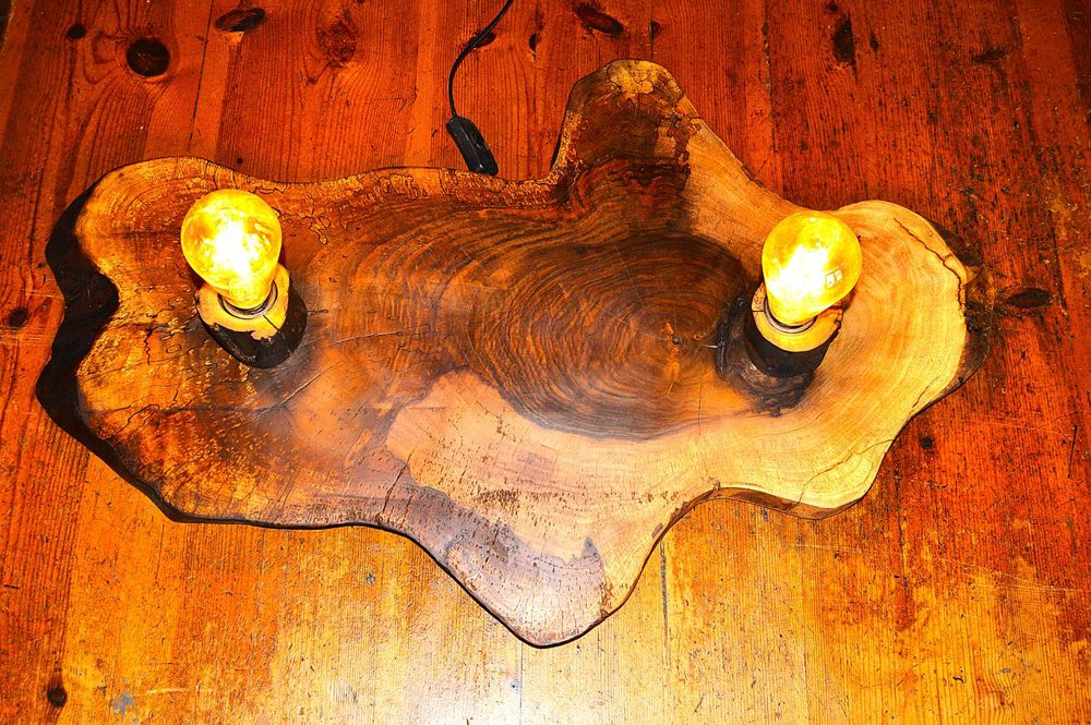 Страхотни дизайнерски лампи от орехово дърво