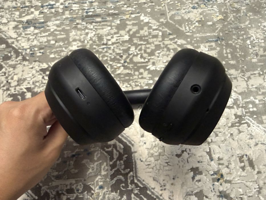 Продаю Sony WH-1000XM4