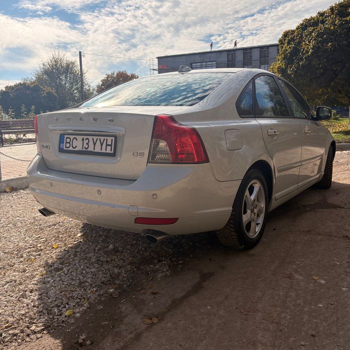 VOLVO S40 2011 — imagine 3