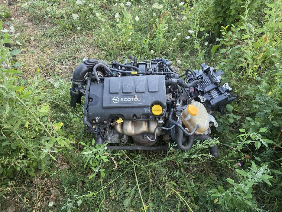 Vand motor opel corsa 14 , sau dau ori ce piesa catalizator evacuare