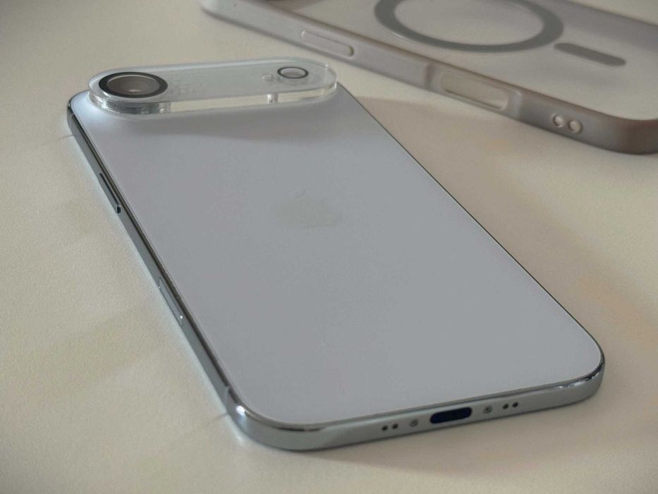 Бартер! Гаранция! Като НОВ! iPhone ( 17 ) Air Sky Blue (Небесно Синьо)