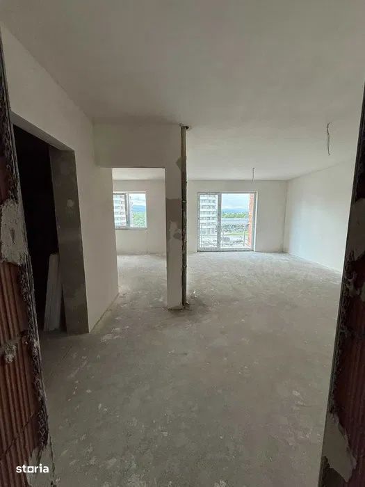Apartament cu 2 camere, balcon, zona BMW — fotografia 3