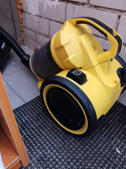 Продам пылесос 10000