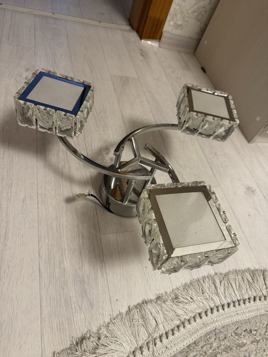 Продам люстру в отличном состоянии