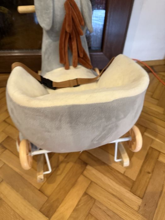 Măgăruș leagan pentru bebeluși