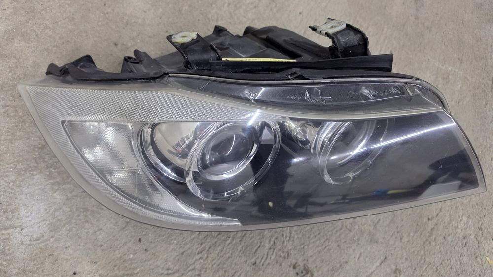 Десен фар бмв е90