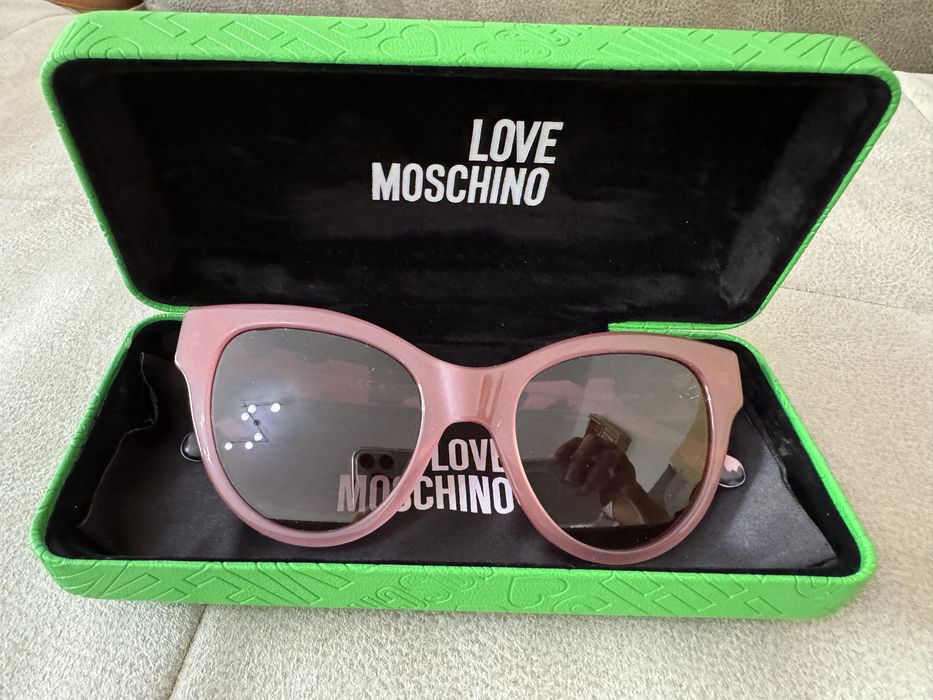 Слънчеви очила Love Moschino
